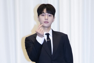 Individual photos of Infinite during press conference of '13egin'