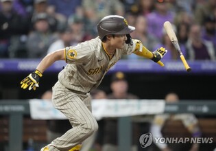 2루수로 돌아온 김하성, 멀티히트로 쐐기타·시즌 22호 도루