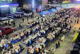 '홍천강 별빛음악 맥주축제' 열기 고조…연일 인파 '북적'