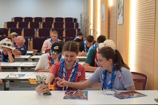 '백제왕궁 달빛'에 빠진 잼버리 청소년…입소문 타고 1만명 방문