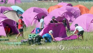 '그늘막도 없이' 설치된 잼버리 텐트…전문가들 "부적절"