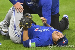 류현진 무릎 X선 검사서 음성…14일 컵스전 등판할 듯