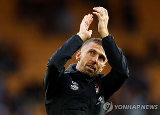 황희찬 소속팀 울버햄프턴, 오닐 감독 선임…3년 계약