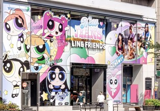 NewJeans, IPX throw pop-up store collaborations in Seoul