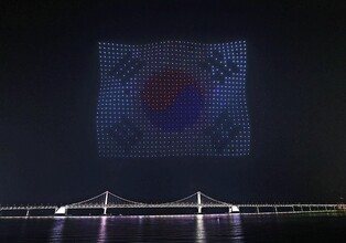 부산 광안리서 광복절 특별 드론쇼…잼버리 대원도 관람