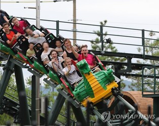 "잼버리 끝났지만, 낭만은 계속" 대원들 한국 매력에 '풍덩'