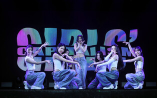 Performance photo of tripleS LOVElution during media showcase of "ↀ (MUHAN)"