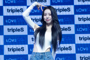 Individual and group photos of tripleS LOVElution during media showcase of "ↀ (MUHAN)"