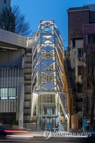 2023 공공디자인 대상에 '북아현동 경사형 엘리베이터'