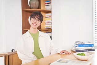 [가요소식] 소란 고영배, 에세이 '행복이 어떤 건지 가끔 생각해' 출간