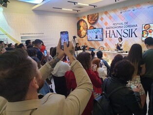 '우영우 김밥', 브라질 입맛 사로잡았다…상파울루서 한식 축제