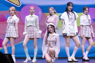 Performance photo of Rocket Punch during media showcase of third single album 'Boom'