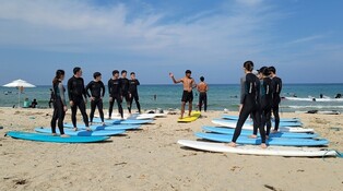 '높은 파도·낮은 수심' 동해시 대진해변 서핑 성지 '부상'
