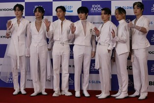 Photos from Red Carpet of 'IDOL RADIO LIVE IN SEOUL'