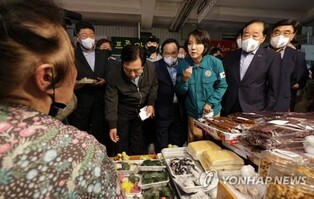 이영 중기부 장관, 가락시장 등 찾아 추석 물가 동향 점검