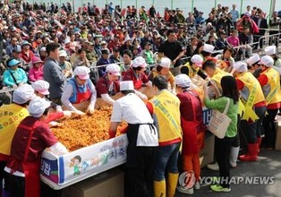 올해 30돌 부산 자갈치 축제 내달 5∼8일…"믿고 오이소"