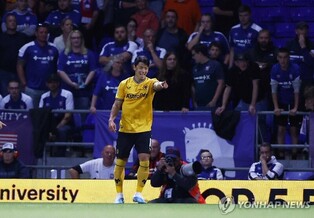 황희찬 시즌 4호골…울버햄프턴은 리그컵 3R에서 탈락