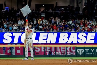 '베이스 뽑은' 애틀랜타 아쿠냐 주니어…'40-70클럽' 달성