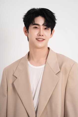 트로트 신예 박현호 "인생은 '쓰리고', 웃는 날 오길 기다리죠"