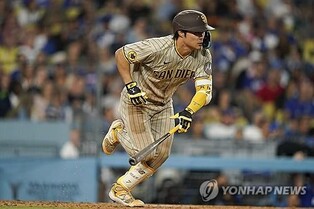 김하성, 4안타＋2도루 폭발…최지만, 이적 후 첫 2안타＋1타점