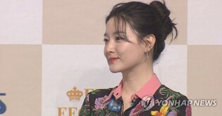 배우 이영애 "이승만기념관 건립 기부금, 화합하잔 의미"