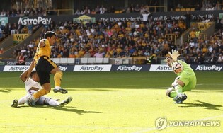 '코피 투혼' 황희찬, 애스턴 빌라 상대 시즌 6호골 폭발