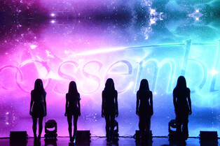 Performance photos of Loossemble from media showcase of first mini album 'Loossemble'