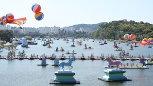 [사진톡톡] 진주성과 남강 사이로 보이는 '2023 진주남강유등축제'