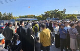 완연한 가을 전국 곳곳 나들이 인파…ADEX 2023에 관람객 긴줄