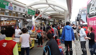 쇠퇴한 주문진 오일장 되살린다…"지역 상권 살려 관광 자원화"