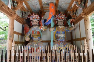 무서운 얼굴로 사찰 지키는 조선시대 사천왕상 8건, 보물 지정