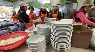 '환경사랑 김해분청도자기축제'…국밥·찬그릇, 빨대까지 도자기