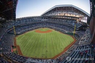 지붕 닫힌 글로브라이프필드…사상 첫 실내 월드시리즈 가능성