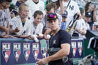 MLB 양키스 홈런왕 저지, 로베르토 클레멘테상 수상