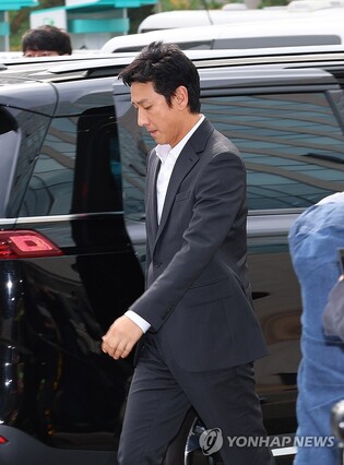 이선균, 마약 투약 인정하냐고 묻자 "성실하게 조사"(종합)