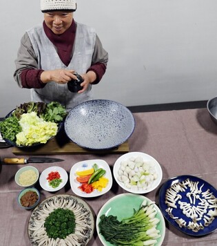 "요리는 수행, 밥은 생명의 선물"…절밥에 담긴 정관스님의 철학