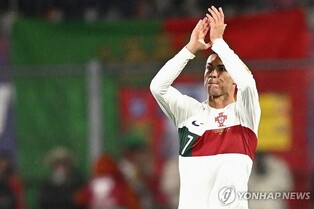 호날두 A매치 최다골 또 경신…포르투갈, 유로 예선 전승 행진