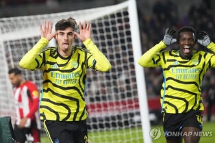 아스널, 브렌트퍼드 꺾고 1위 도약…첼시는 뉴캐슬에 1-4 대패