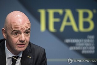 축구에 '오렌지카드' 도입?…과한 항의·의도적 역습 저지 겨냥