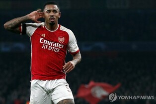 '6골 폭발' 아스널, 조 1위로 UCL 16강 진출