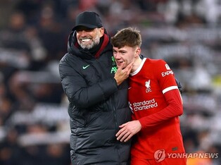 '떡잎이 보인다'…리버풀, 2003년생 풀백과 장기 계약