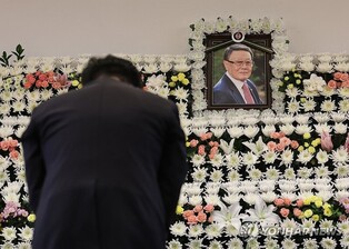 "큰 스승이 떠나셨다"…故 김수용 감독 추모하는 영화인들