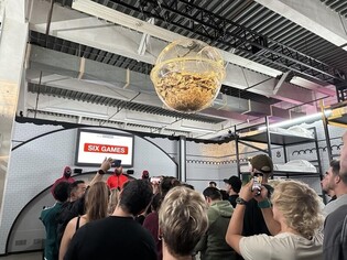 [르포] "오징어게임 하러 또 올래요"…LA에 개장한 체험존 열기 '후끈'