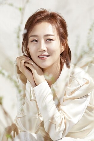 장윤정 20일 신곡 발매…"하늘로 떠난 이들에게 전하는 메시지"