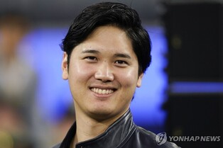오타니 "목표는 10년 투타겸업…잘 먹고, 잘 자고, 야구하는 것"
