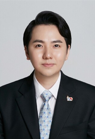 Popera singer Lim Hyung-joo elected fellow of British Royal Society of Arts