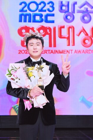 '태계일주' 기안84, MBC 연예대상…"돌아가신 아버지 떠올라"