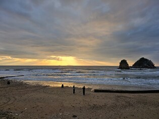 [K-Traveler] Pondering Jane Austen and familial love in winter sea of Taean