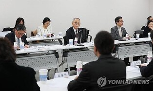 유인촌, 버추얼 스튜디오서 방송콘텐츠 업계와 현안 논의