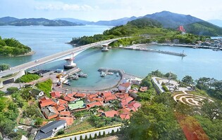 [Yonhap Imagine] Breathtaking coastal scenery from ‘Sacheon Eye’